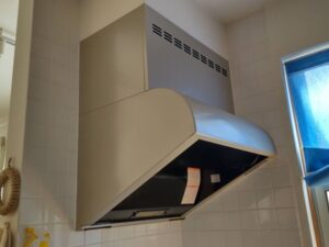 宮城キッチン取付け隊　ヤマハサイクロンフードの取替 　施工前